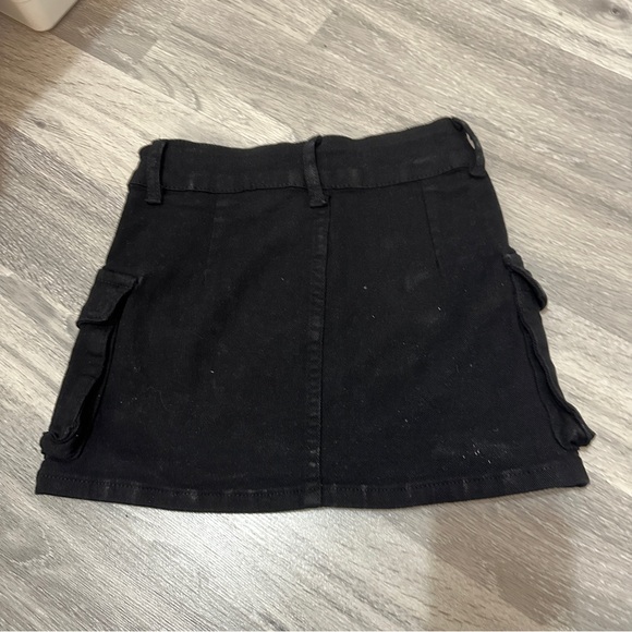 Black Mini Skirt with Pockets xxs - Picture 2 of 2